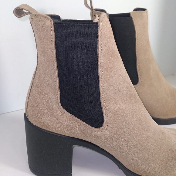 Steve Madden Match Suede Taupe Chelsea Ankle Boots Women's Size- 11 - Picture 6 of 7